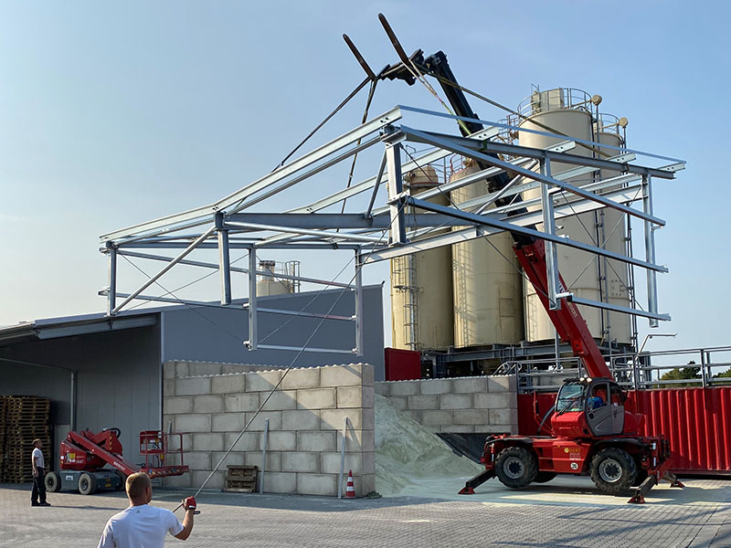 2020 Überdachtung Schüttgutbox Kran Speditionsgelände Silo