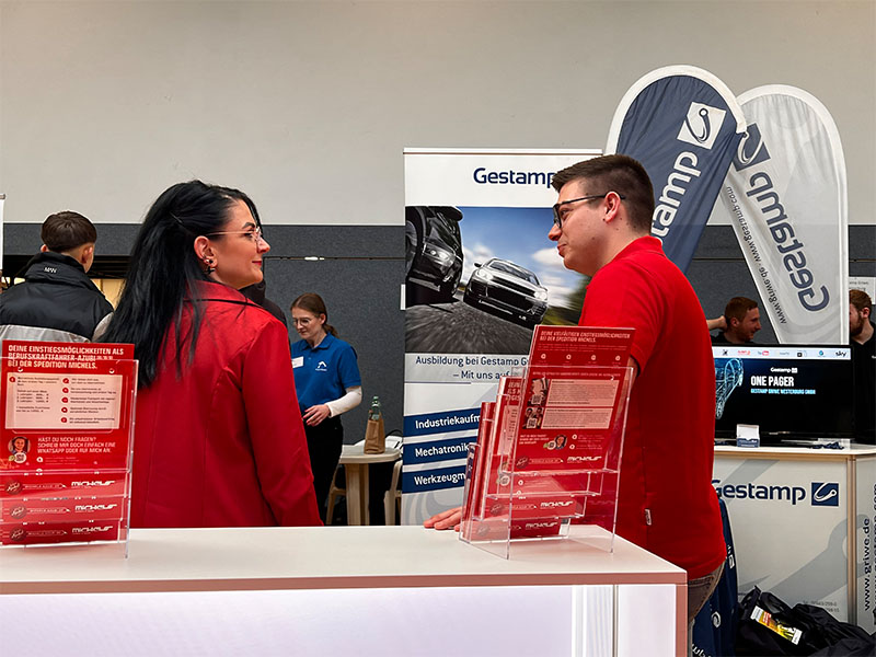 2024 Tag der Ausbildung Salz Turnhalle Messe Messestand Spedition Karl Michels Berufskraftfahrer Speditionskaufmann Speditionskauffrau